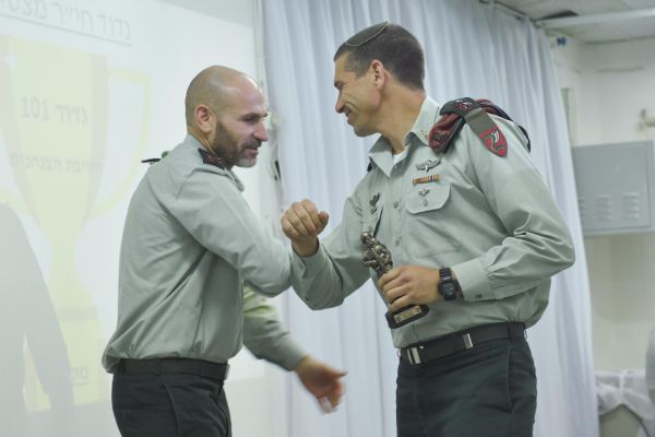 הצנחנים ניצחו את הנח"ל וגולני; דובדבן את מגלן