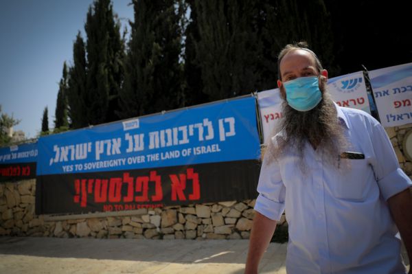 מאחורי הגב של מרצ? בנט נפגש עם ראשי מועצת יש"ע