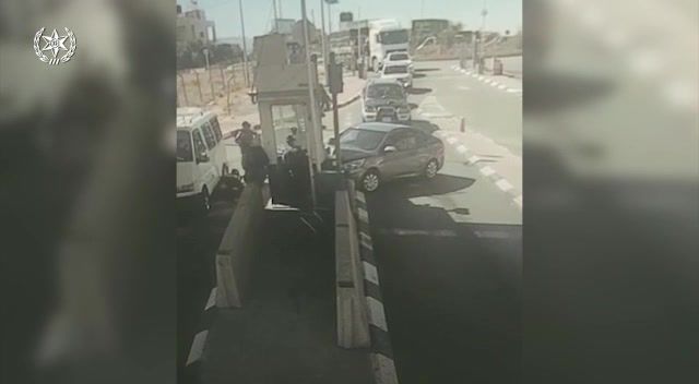 שוחרר התיעוד: המחבל מנסה לדרוס חייל