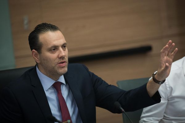 מיקי זוהר: "לא פוסל אפשרות של התפטרות"