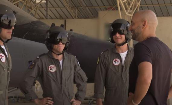 צפו: ההפתעה המרגשת של עידן רייכל לחיל האוויר