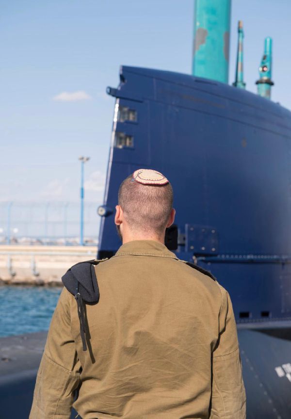 הצוללן הסרוג: "יש בצוללת איכויות אחרות של בני אדם"