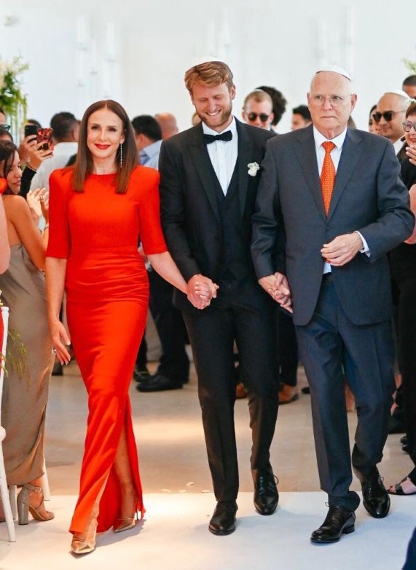 איפה רוכשים את הלוק המלכותי של לאה שנירר