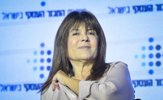 רינה מצליח הושעתה לשבוע מערוץ 12