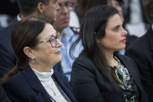 שקד מציעה: שופטים בניגוד עניינים יועמדו לדין