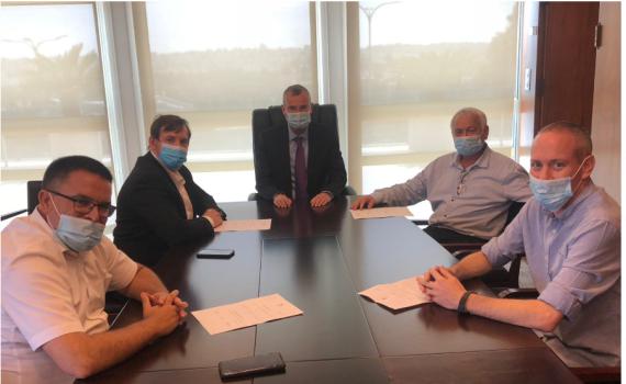 השרים מתפטרים אחד אחרי השני, הח"כים יושבעו בשני