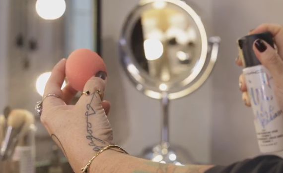 M.A.C מציג: תרסיס לחות חדש ומהפכני Fix+