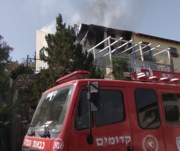 בית בקדומים עלה באש; נפתחה חקירה