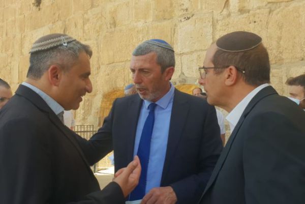 הרב רפי הודיע למנכ"ל הסרוג על סיום תפקידו