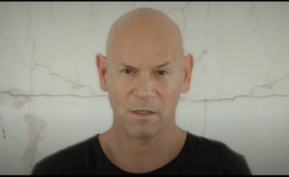 מרגש: רמי קלינשטיין חושף שיר חדש של נעמי שמר. צפו