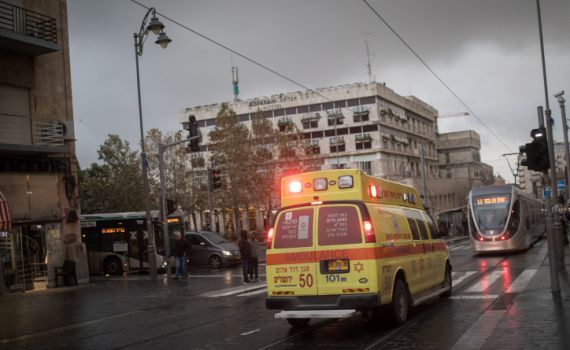 מונשם ומורדם: ילד בן 6 נפל מגובה בירושלים