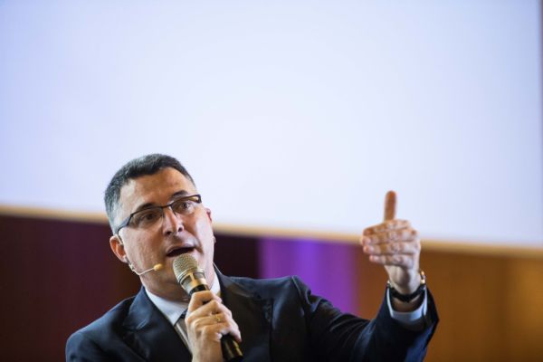 סער על דברי בנט: לצרף את ימינה לממשלה