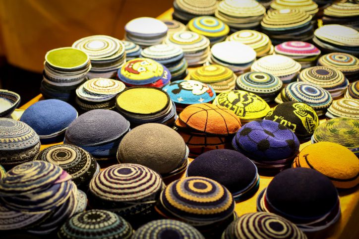 בין פלורליזם לשבעים פנים לתורה