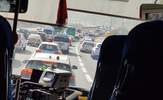 חסימות כבישים ופקקי ענק בדרך לירושלים