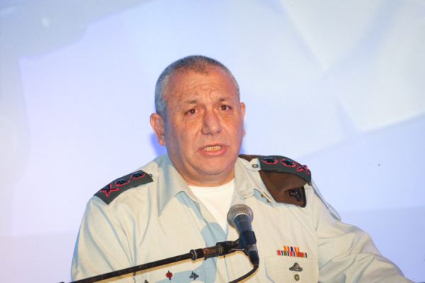 איזנקוט מכה על חטא: "טעיתי; לא דיווחו לי אמת"