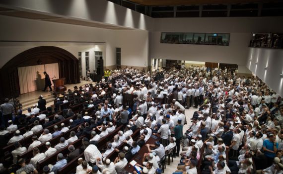 סערת השאלון | בהר המור נלחמים בדעות לא באנשים