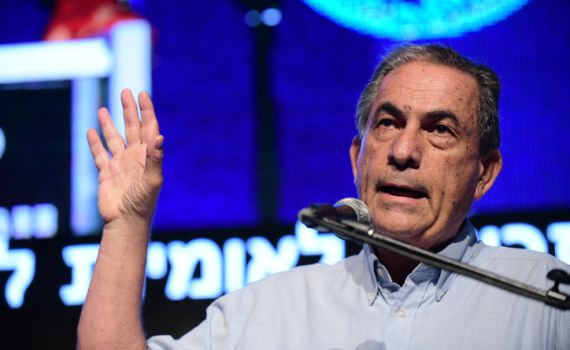 גדעון לוי: לנעול את הרחם של נשות המתנחלים