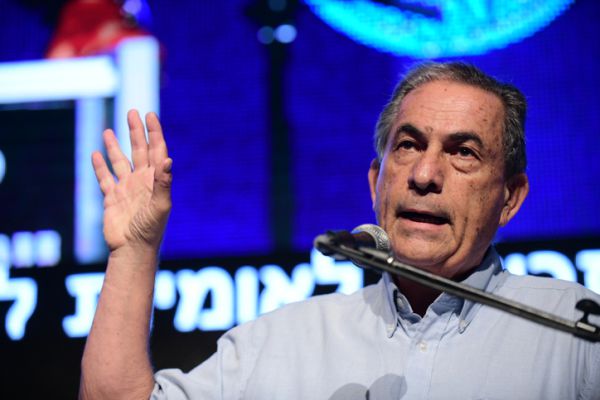 גדעון לוי: לנעול את הרחם של נשות המתנחלים