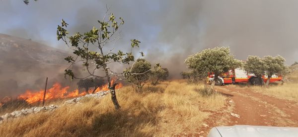 שריפה ענקית סמוך לגבעת רונן; העלייה ליישוב נחסמה