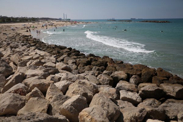 חיפושים קדחתניים: חשש לחייו של נער שנעלם בים