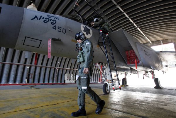 צפו: שידור חי מסיום קורס טיס 180