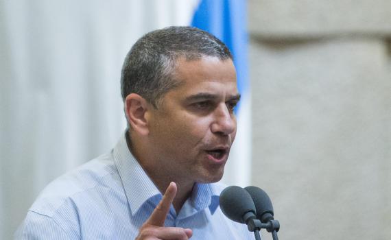 ינון מגל מתפוצץ: "זה שיתוף פעולה עם חמאס"