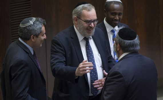 ניצחון שני לאופוזיציה: חוק של יעקב אשר זכה לרוב