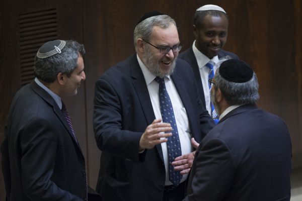 ועדת החוקה אישרה לקצר את פגרת בתיה"ד הרבניים