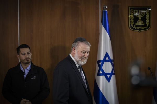 היועמ"ש נגד אלי אבידר: אין מקום להתקפות אישיות