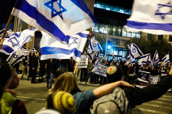 בהתיישבות מחריפים את המאבק בתכנית טראמפ