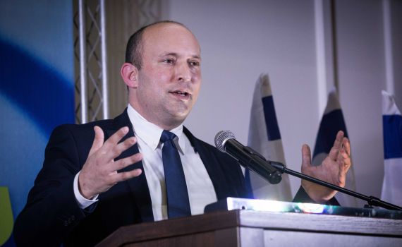 בנט לנתניהו: תתמקד רק בפרנסה, לא בעניינך