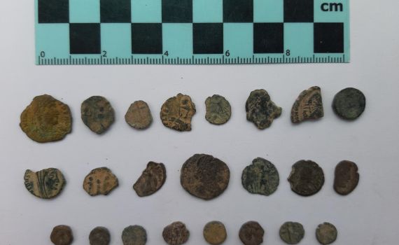 ממצאים ארכיאולוגים שנגנבו על ידי שודדי עתיקות הוחזרו