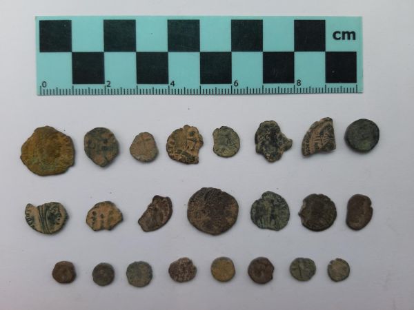 ממצאים ארכיאולוגים שנגנבו על ידי שודדי עתיקות הוחזרו