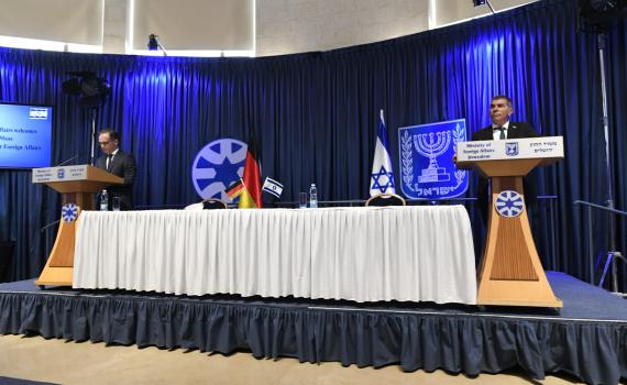 שר החוץ אשכנזי: "אין מפות לתכנית טראמפ"