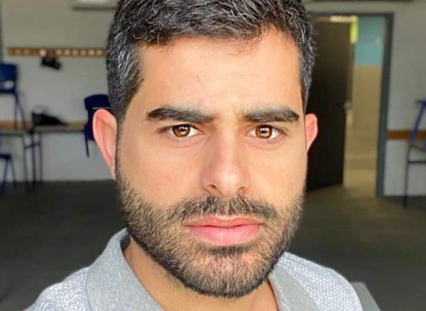 המורה והאמן הסרוג מתנצל: "מזמין אתכם לכיתה שלי"