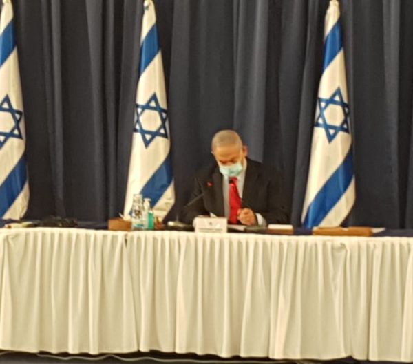 נתניהו: "מספר הנדבקים גבוה, זה תמרור אדום"