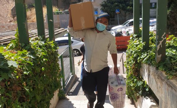 ביני"שים מבני מנשה נרתמו לדאוג לקשישים בקורונה