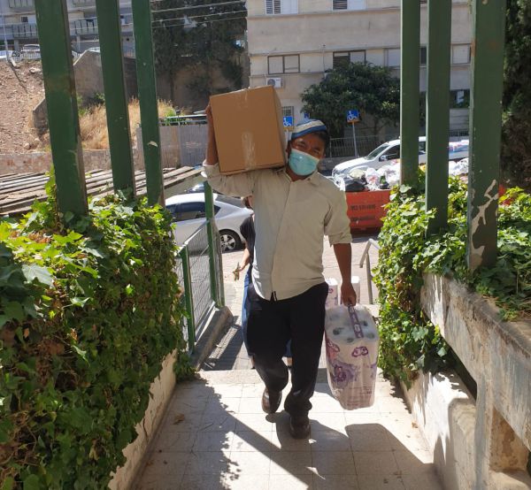 ביני"שים מבני מנשה נרתמו לדאוג לקשישים בקורונה