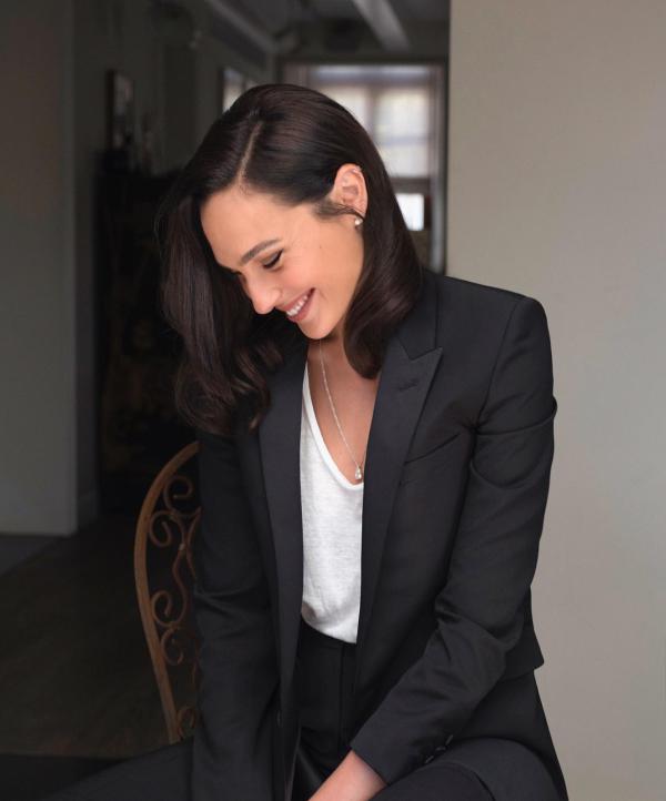 וונדר וומן יוצאת מבידוד: גל גדות מטיילת בארץ