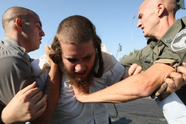המשטרה תפרסם מאות נהלי הפגנות ושימוש בכוח