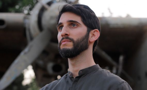 השיר שהפך לנבואה? אריאל כהן משיק סינגל מפתיע