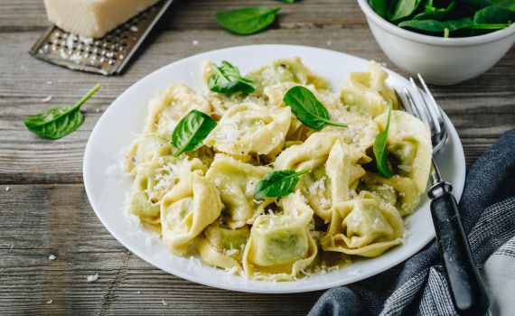 נמאס לכם מהשגרה? מתכון לרביולי ברוטב מפתיע