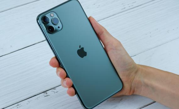 תחרות לסמסונג: אפל מפתחת אייפון מתקפל