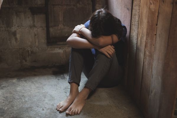 סופית: תישלל אפוטרופסות מהורה שרצח או אנס