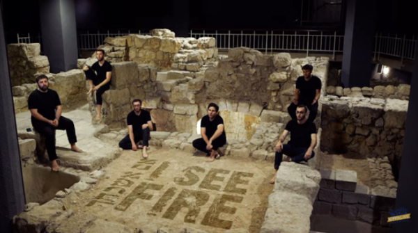 כשאד שירן פגש את ט' באב: 'כיפה לייב' בביצוע מרגש. צפו