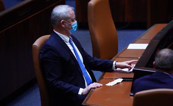 כחול לבן תמכו בחוק האוסר טיפולי המרה בניגוד לקואליציה