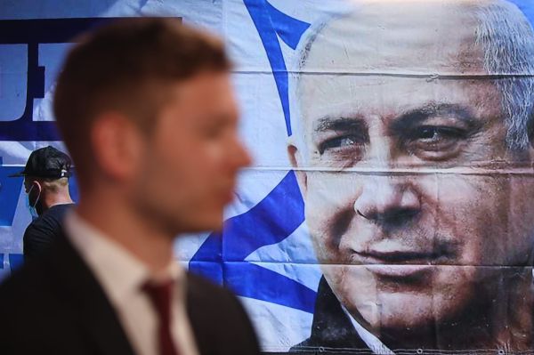 ראש הממשלה ורעייתו דרשו מיאיר לא לצייץ: "גורם נזק"