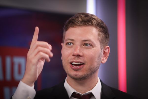 יאיר נתניהו יורה לכל הכיוונים: "עלילת דם"