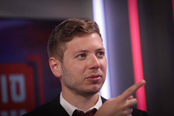 יאיר נתניהו משתלח ביועמ"שית: מתירה את דמו של ראש הממשלה