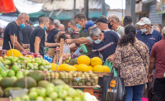 תוך שבוע | מפת הנדבקים: 106 בבית כנסת, 4 בבריכה